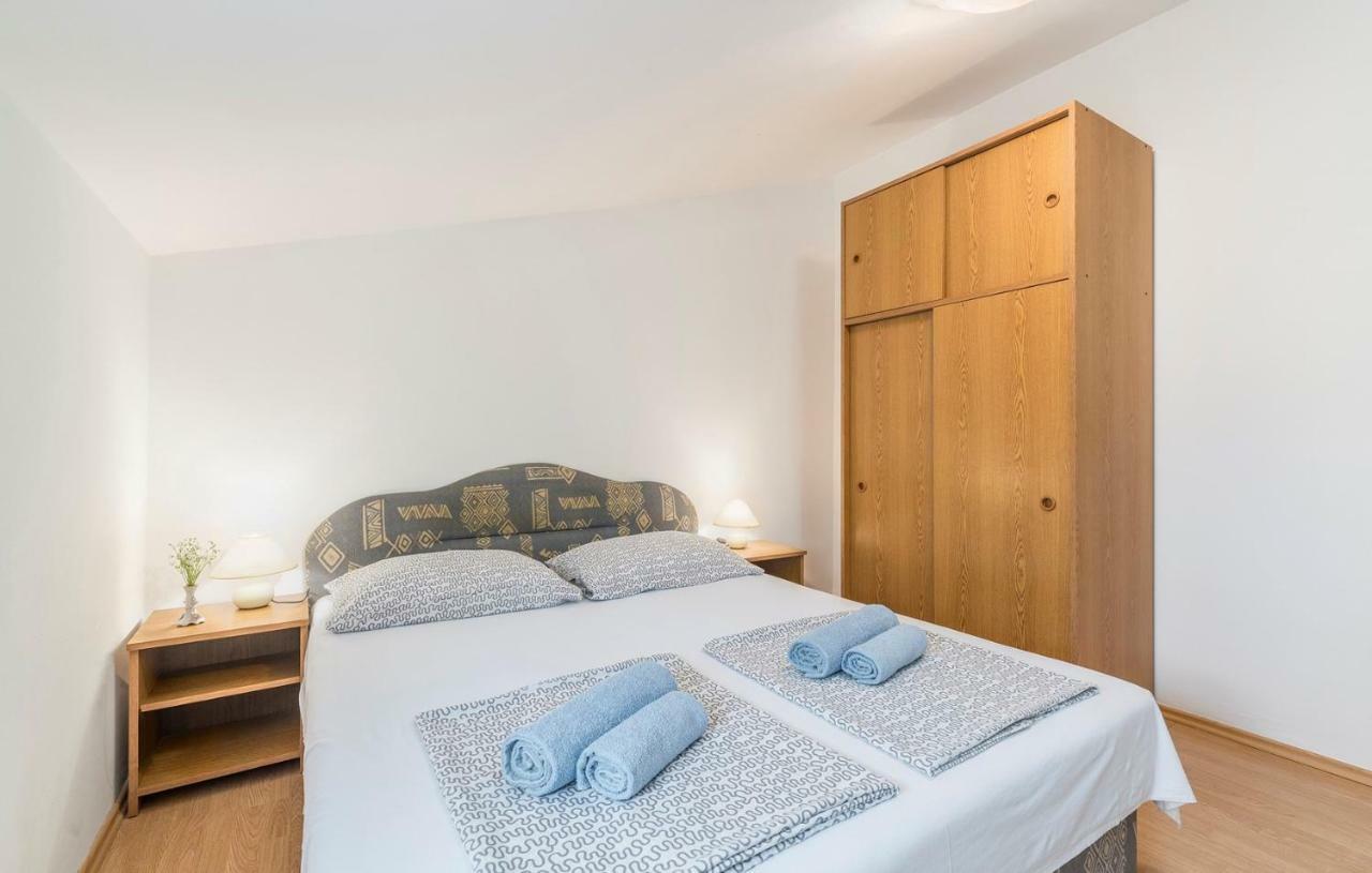 Apartments Saladinka Červar-Porat Exteriör bild