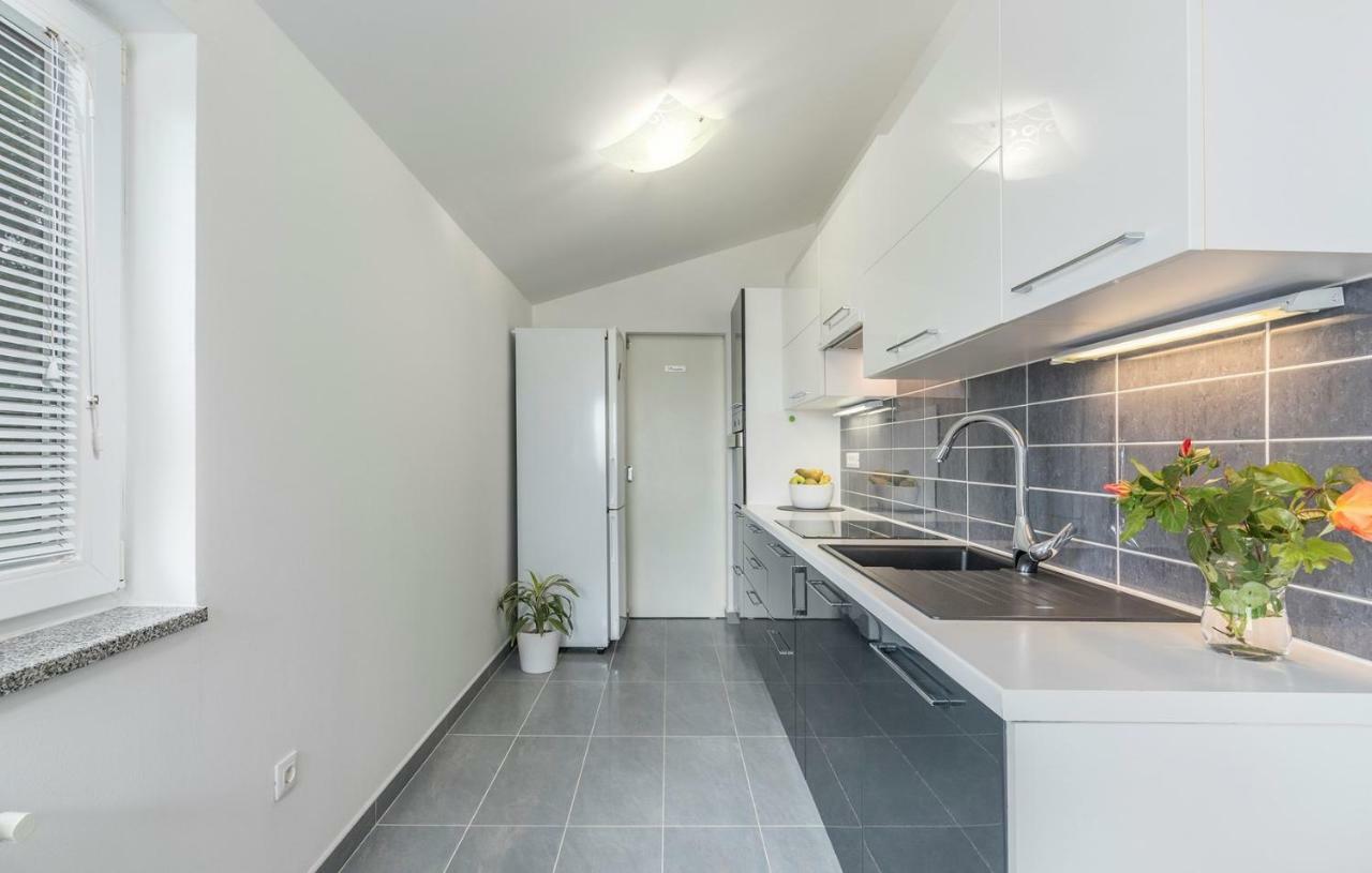 Apartments Saladinka Červar-Porat Exteriör bild