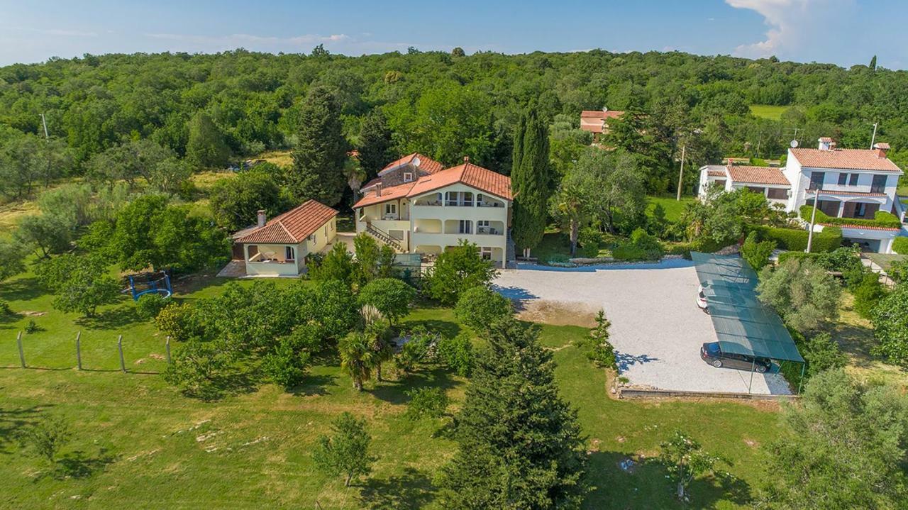 Apartments Saladinka Červar-Porat Exteriör bild