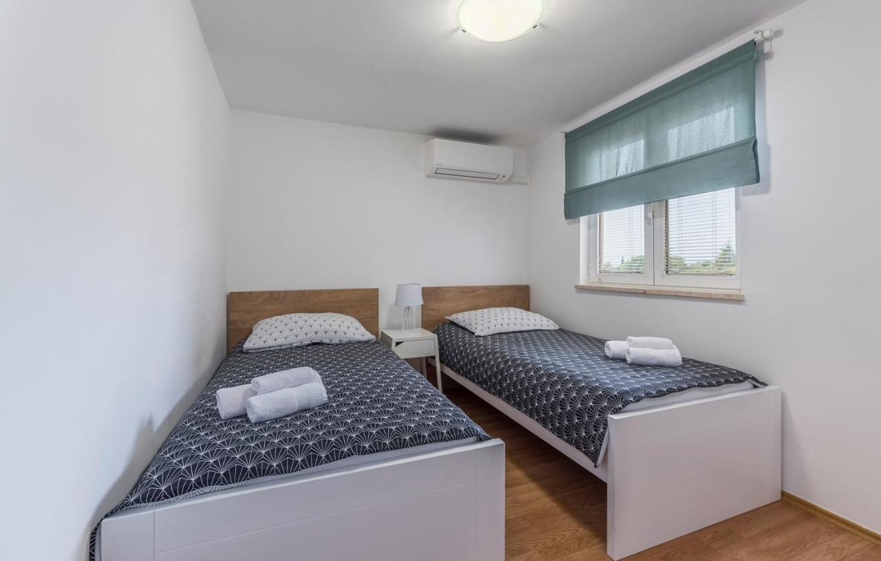 Apartments Saladinka Červar-Porat Exteriör bild