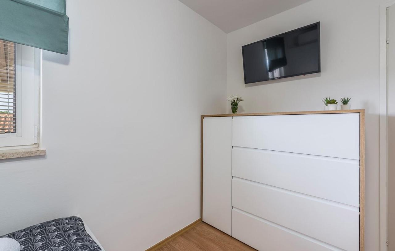 Apartments Saladinka Červar-Porat Exteriör bild